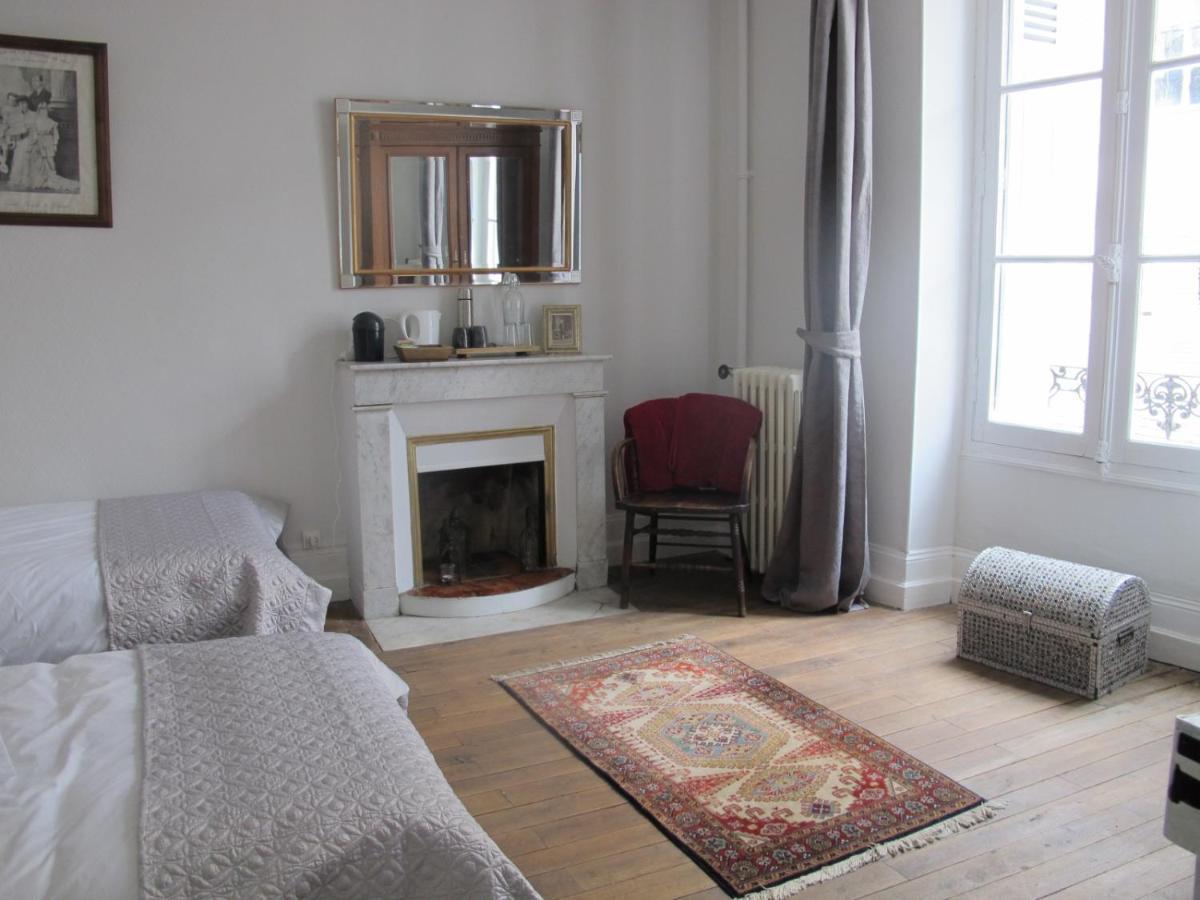 Bed and Breakfast ChezLola à Civray  Extérieur photo